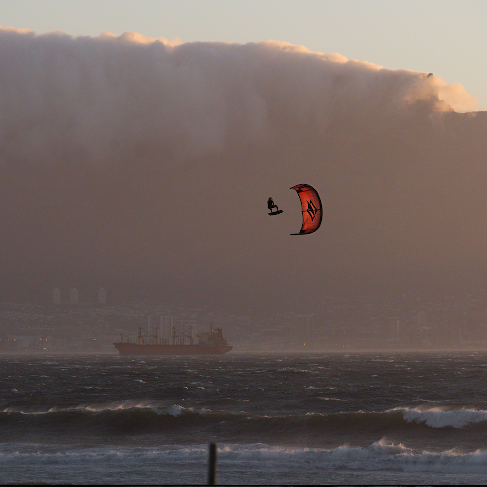 Psycho vs Pivot: Choosing the Right Kite for Big Air