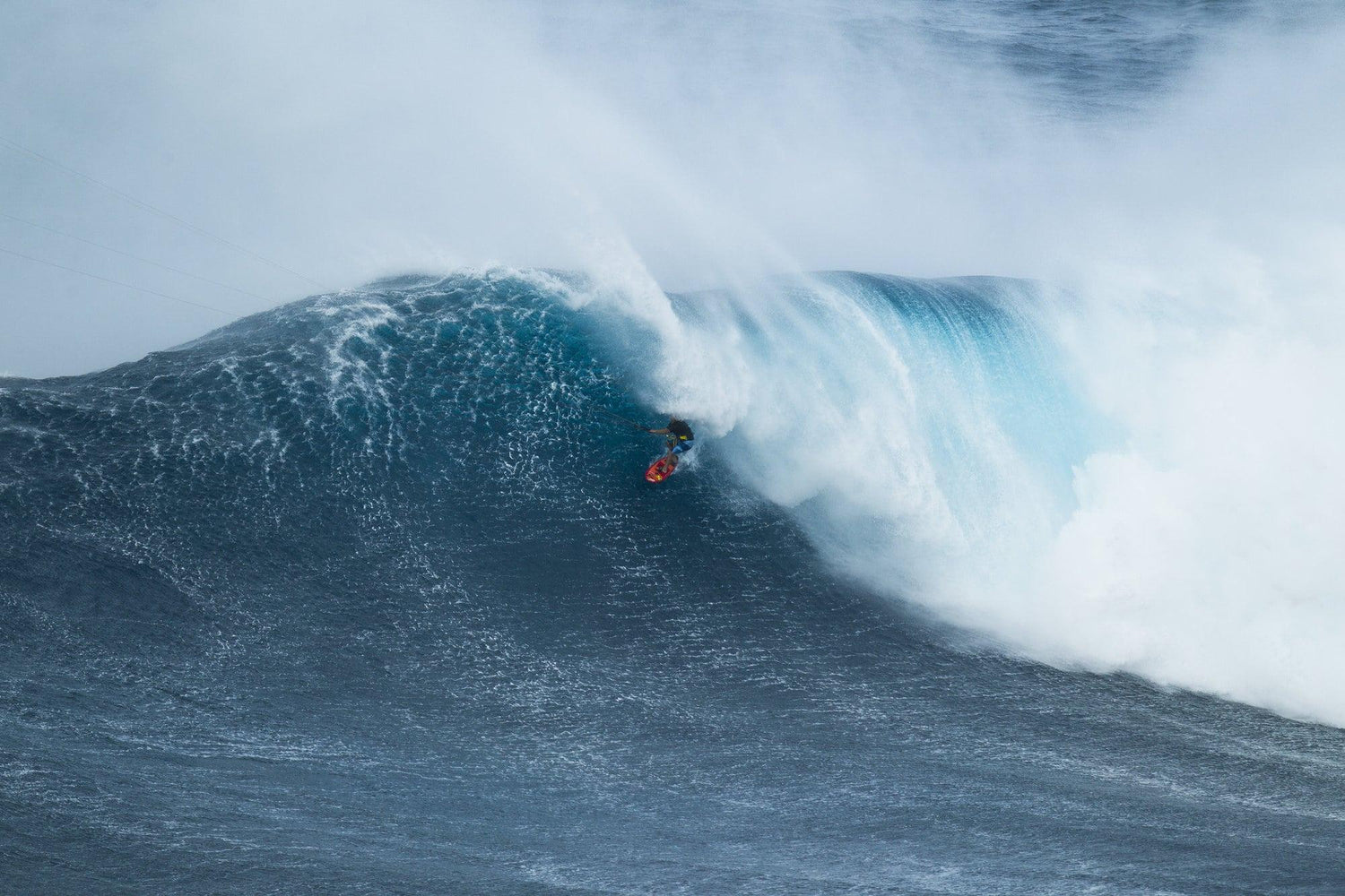 Jesse Richman Makes Kitesurfing History with the First Successful Kitesurfing Barrel at Jaws - Naish.com